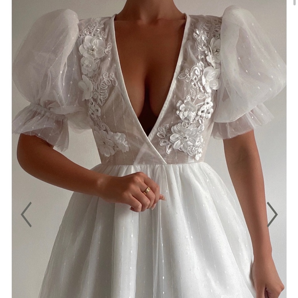 AKSHIA MINI DRESS - worn once for an hour for photos